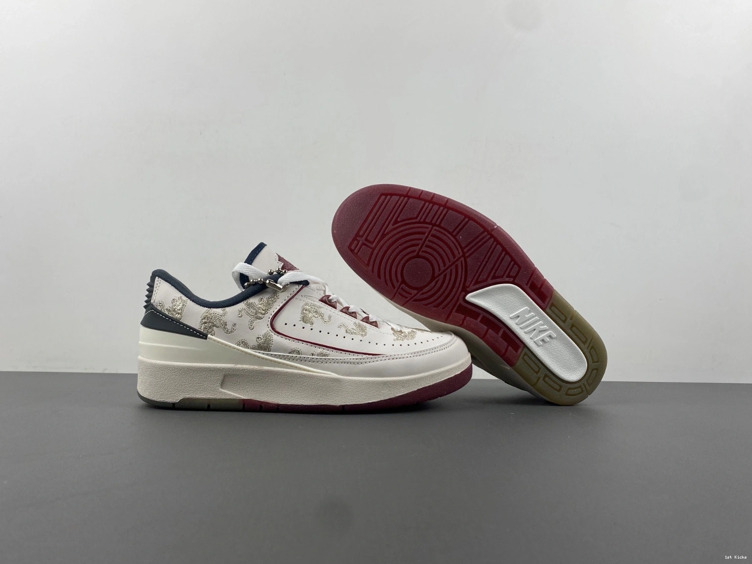 - Dragon the Retro 2 of Jordan Low Men's Year FJ3468-100 0217